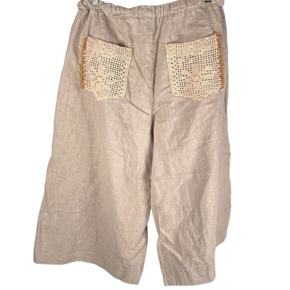 Handmade Tan Floral Embroidered Crochet Wide Leg Cropped Capri size M/L Pants - Picture 2 of 8